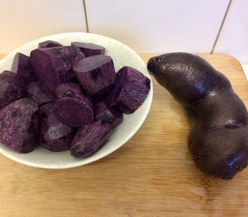 Potato deep purple true - 'deep, purple'